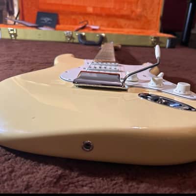 Fender Yngwie Malmsteen Artist Series Signature Stratocaster with Maple Fretboard 2007 - Present - Custom Shop - 1 of 2- Vintage White image 3