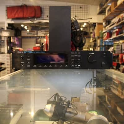 Roland SP-700 Sampler - Used