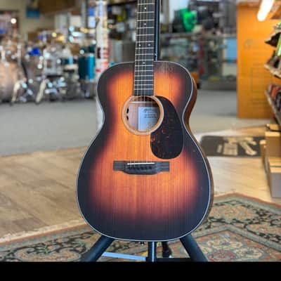 Martin 00-10E Retro Joe Bonamassa, Acoustic-Electric Guitar image 2