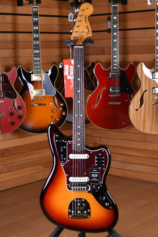 Fender Jaguar Vintera III Mid '60s Color Sunburst
