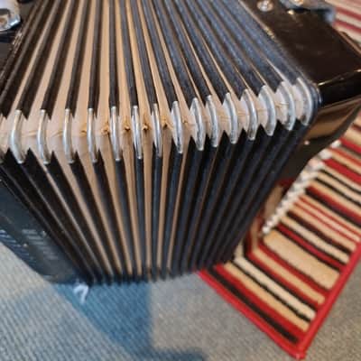 HOHNER Student IVM Lightweight Piano Accordion 32 Bass, German Original Akkordeon Musical Instrument, 2600 image 8
