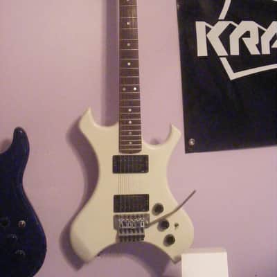 Kramer Floyd Rose signature model. 1983 white image 1