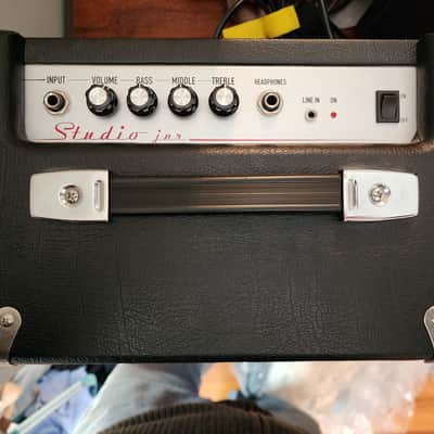 Rogue VB100 - Sunburst with Ashdown Amp image 6