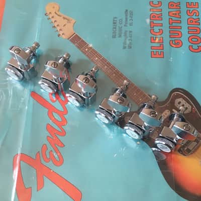 6 LEFTY Genuine Fender CHROME LOCKING Tuners Inline 2 Pin F Logo Machines Staggered NOS Left Hand Two-Pin Mount image 5