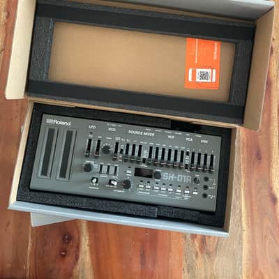 Roland SH-01A Boutique Series