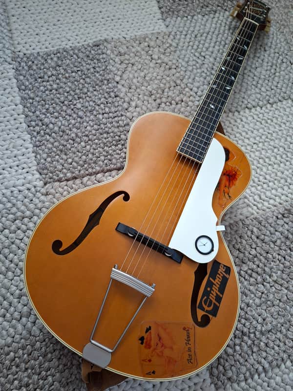 Archtop Schlagbrett