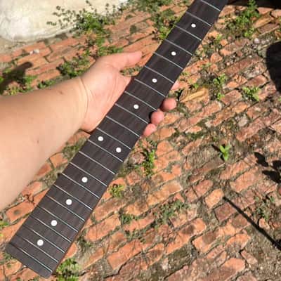 1 Round end stainless steel 22 frets AAAAA 22frets Roasted flame Maple guitar neck 25.5 inch white dot satin Rosewood image 4
