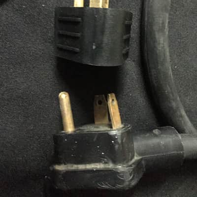 Crown Macro Tech 5000 VZ amp 2000 Black and Silver image 11