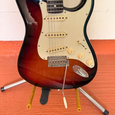 Fender American Professional II Stratocaster with Rosewood Fretboard 2020 - Present - 3-Color Sunburst image 2