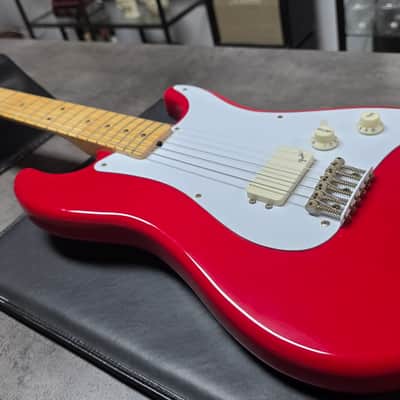 1981 Fender Bullet H-1 American Stratocaster with Telecaster Headstock Red Vintage 80s 1980's made in USA 1H Guitar with original hard case OHSC RARE image 7
