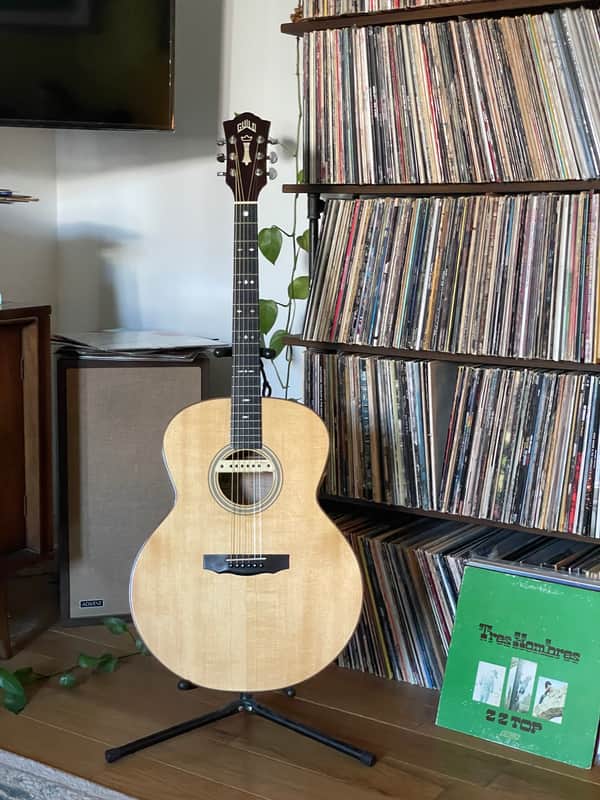 Guild アコースティックギターGAD JF-30 Guild GAD JF-30 Acoustic Design Series Jumbo Guitar with Case
