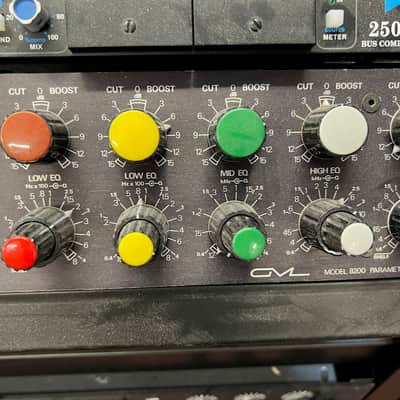 GML 8200 *Series I* 2-Channel Parametric Equalizer with Power Supply 1980s - toggle switches, superior electronics image 4