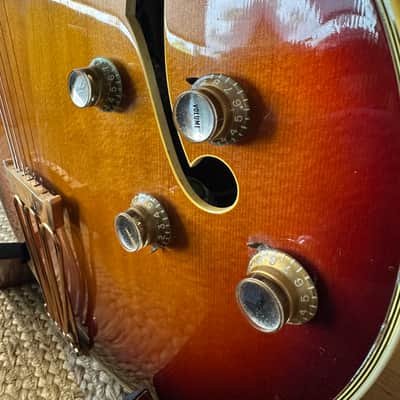 Gibson Byrdland 1969 Sunburst All Original image 9
