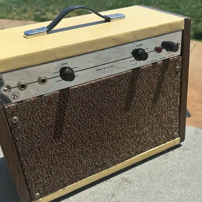 Montgomery Ward 62 GVC 9032 Combo Valco Supro Airline 1960’s - Chrome Panel image 3