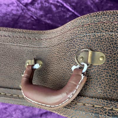 Stanford 1950s vintage style hard case for OM-sized guitars*strong wood construction*built-in hygrometer*looks fine witha fancy inside* image 10
