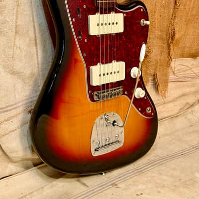 Fender Traditional 60's Jazzmaster 2023 - 3 Tone Sunburst image 4