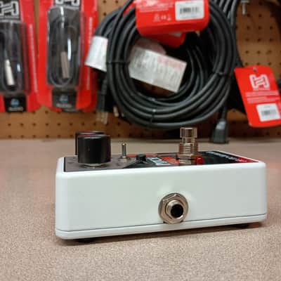 Electro-Harmonix Pitch Fork Polyphonic Pitch Shifter / Harmony Pedal - Black / White / Red image 6