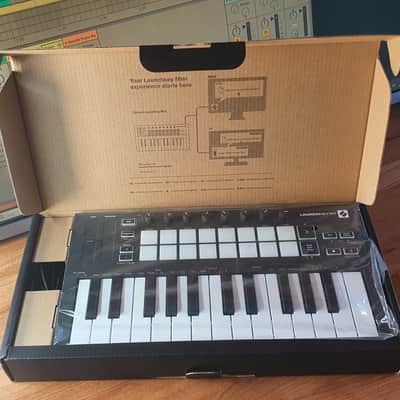 Novation Launchkey Mini MK3 + Hard Case — Excellent Condition image 8