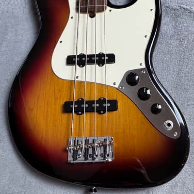 Fender American Series Jazz Bass USA – 3-Color Sunburst – Rosewood – Fender Hard Case image 2