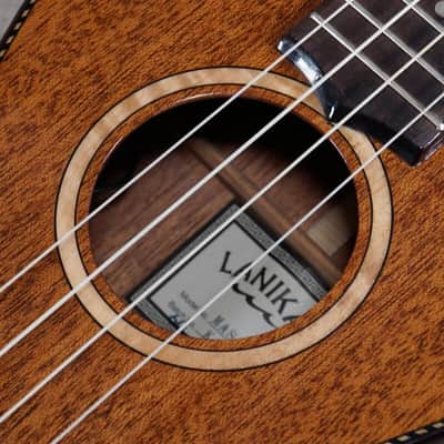 Lanikai MAS-CET All Solid Mahogant Tenor ‘Electo-Cutaway’ Including Styrofoam Case image 12