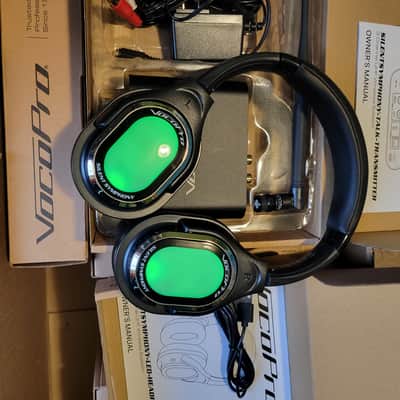 VocoPro - 3 SilentSymphony transmitters with 12 LED Headphones (Silent Disco 310), Standard image 5