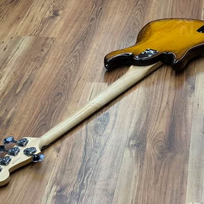 Fender American Deluxe Dimension Bass V Violin Burst image 16