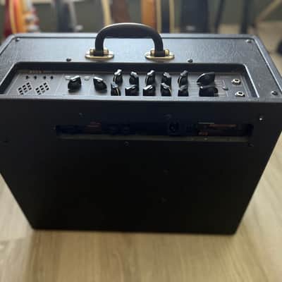 Vox AV30G 30-Watt 1x10 Analog Modeling Guitar Combo 2010s - Black image 3