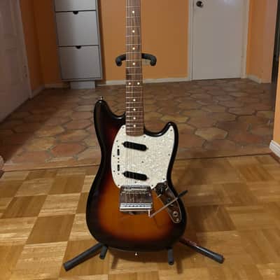 Fender Mistang 2019 - Sunburst image 1