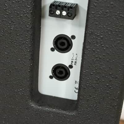EAW UB52i Two-Way Full Range Passive Loudspeaker (PAIR) CG015QM image 4