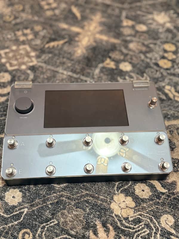 Neural DSP Quad Cortex 2021 - Present - Gray W/ protective shield image 1