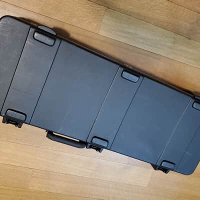 Fender TSA 002 molded guitar case 2000's image 7
