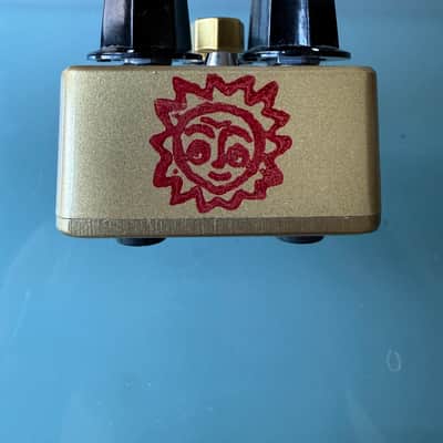 Analogman Sun face NKT275 Red Dot – Medium Gain (MG) 2021 - Golden image 3