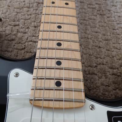 Fender Stratocaster (MIM) Black With White Pickguard Player Series image 7