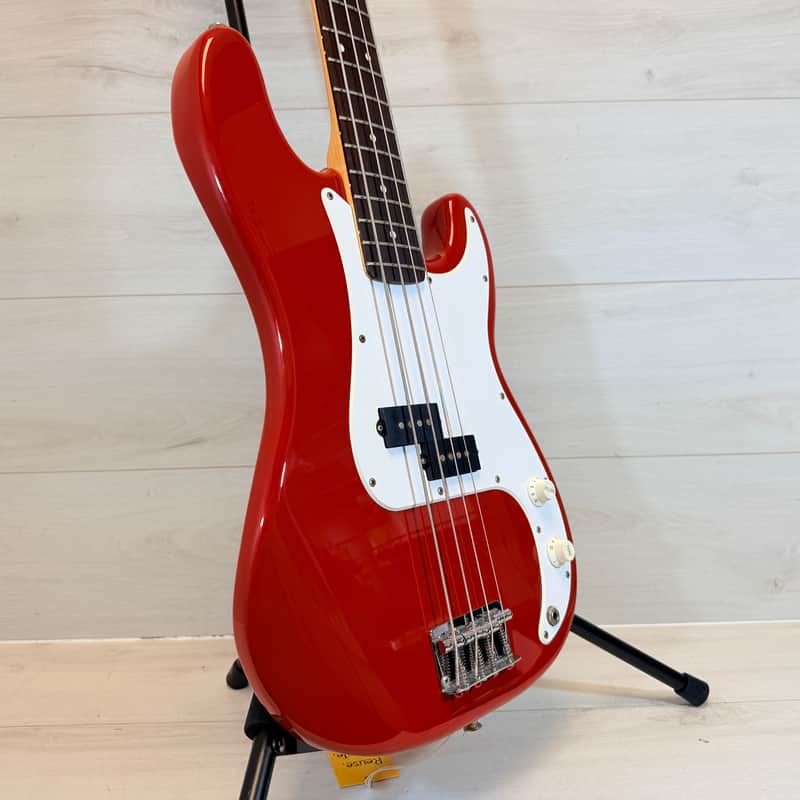 ベース Squier Precision Bass Standard Series Fender 