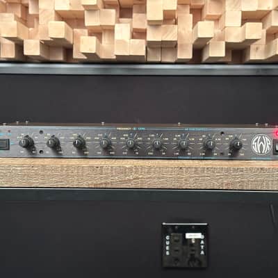 SWR Mr. Tone Controls 1980s. 9 Band Parametric Equalizer for Bass. image 3