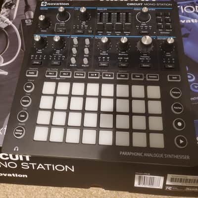 Novation Circuit Mono Station Paraphonic Synthesizer 2017 - 2021 - Black