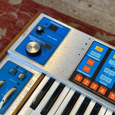 Moog The Source Monophonic Analogue Synthesizer image 11