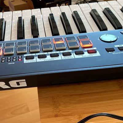 Korg Kross 61-key music workstation synthesizer Keyboard Synth Keytar image 8