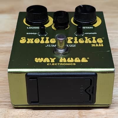 Way Huge WHE401 Swollen Pickle MkII Jumbo Fuzz 2010 - 2019 - Green image 6