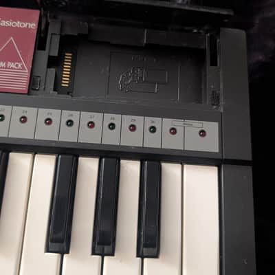 Casio MT-18 Casiotone 32-Key Synthesizer 1985 - 1988 - Black image 2