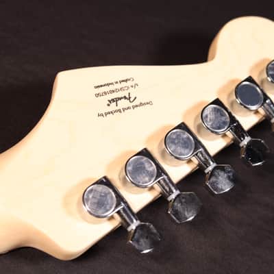 Squier Squier Sonic Stratocaster Maple Fingerboard White Pickguard Black 779 image 5