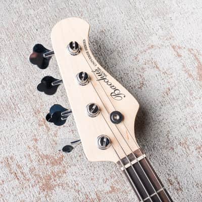 Bacchus Universe シリーズ　Jazz Bass ホワイト 美品 Bacchus バッカス JAZZ BASS ジャズベース 左利き用 白 - メルカリ