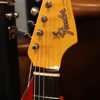 Fender American Vintage II 1965 Stratocaster Candy Apple Red image 3