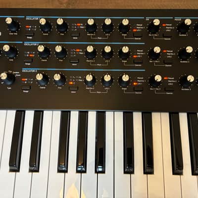 Novation Summit 61-Key 16-Voice Synthesizer 2019 - Present - Black image 6