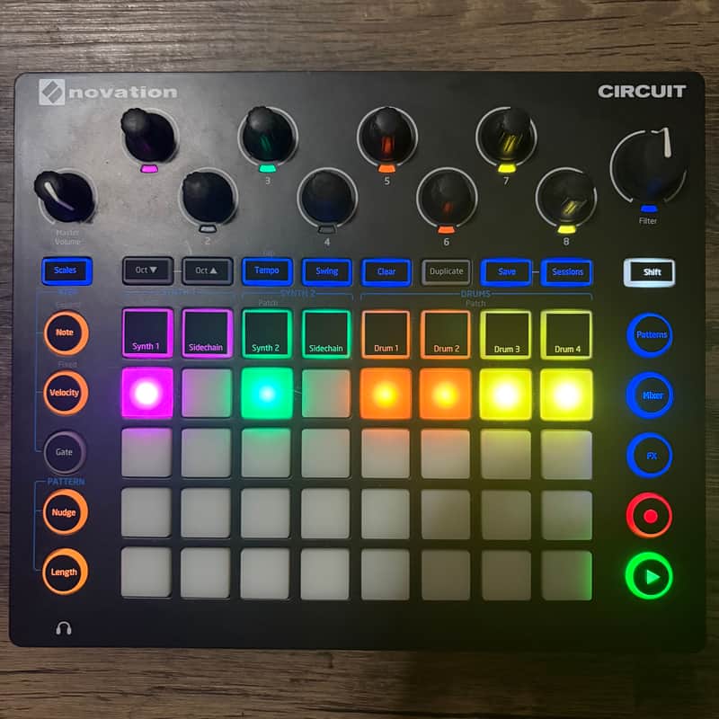 Novation Circuit Groovebox 2015 - 2021 - Black image 1
