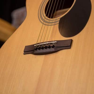 Jasmine S34C Orchestra & Auditorium Venetian Cutaway Spruce Top Nato Neck 6-String Acoustic Guitar image 6