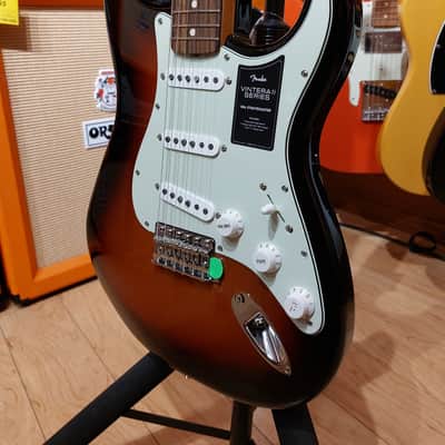 Fender Vintera II '60s Stratocaster with Rosewood Fretboard - 3-Color Sunburst image 2