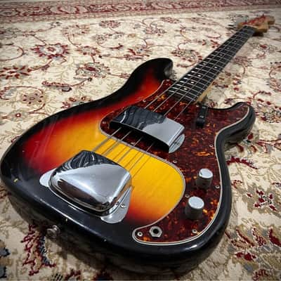 1964 Fender Precision Bass in amazing condition with original case and candy image 2