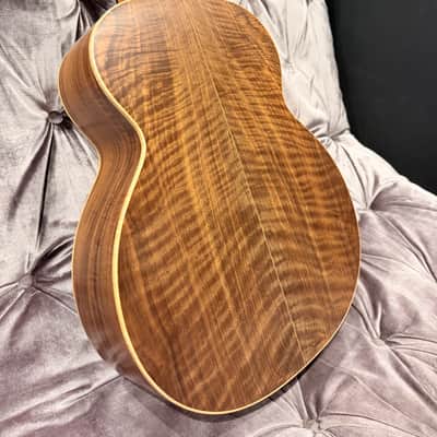 Lowden Baritone image 4