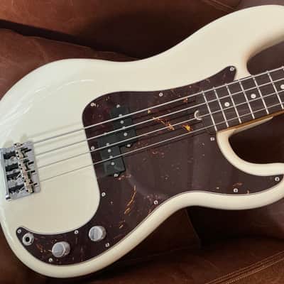 2025 Fender American Professional II Precision Bass - Olympic White image 3
